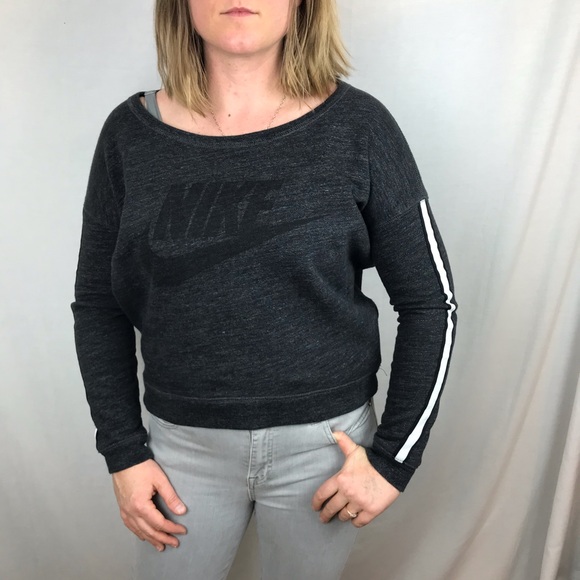 nike classic sweater